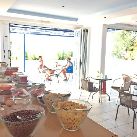 Loukas Beach Szálloda